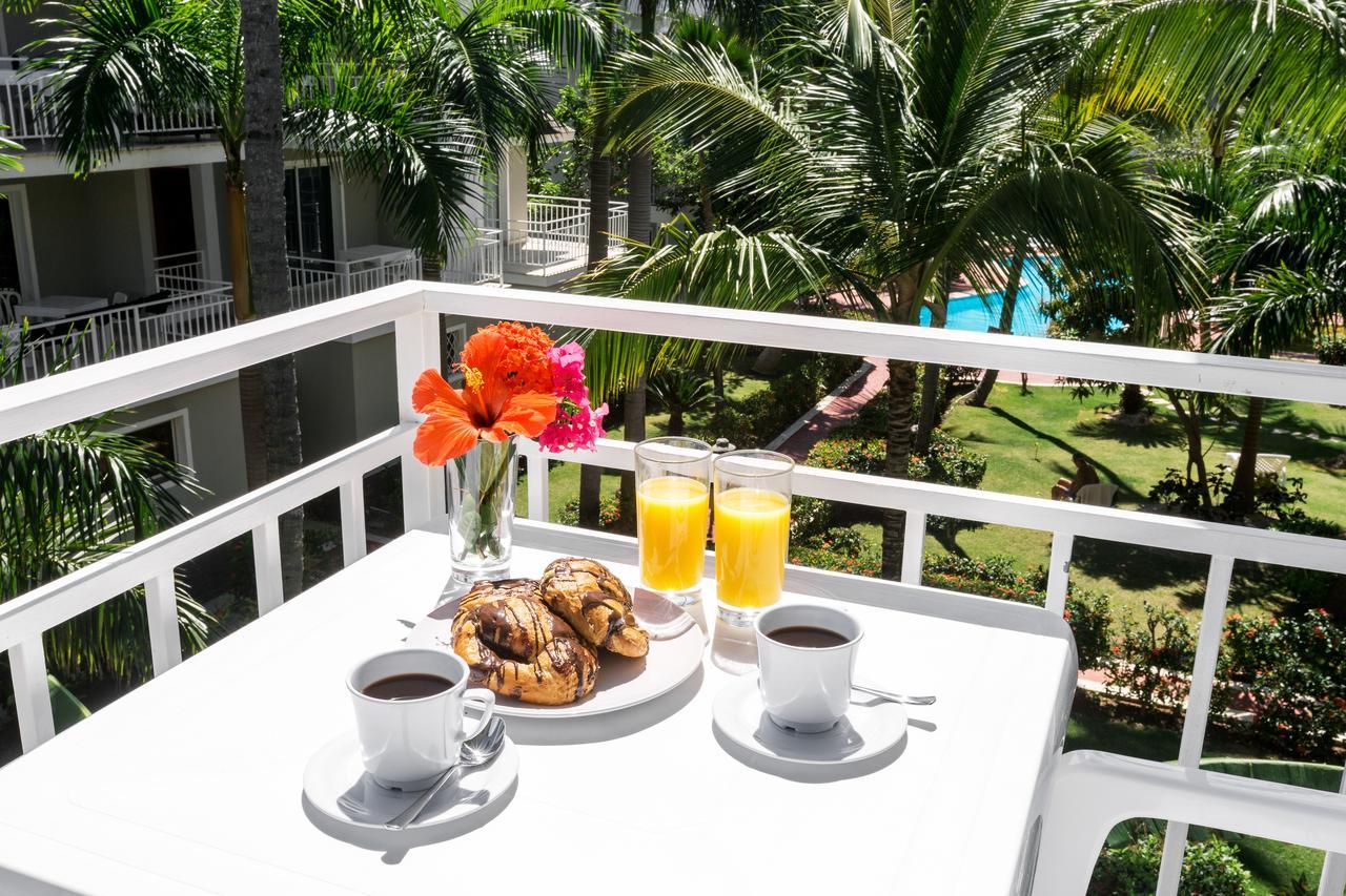 Hotel Fiesta Deluxe Punta Cana Bilik gambar